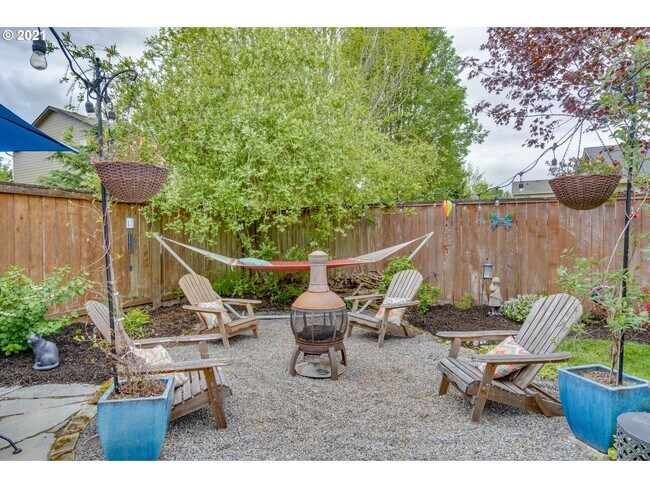 Building Photo - Charming One Level Custom Home