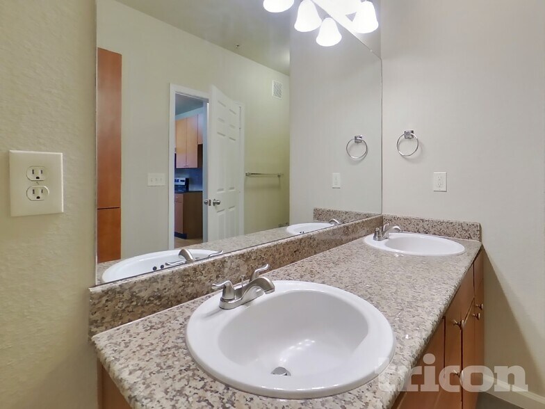 Building Photo - 8434 Walerga Rd