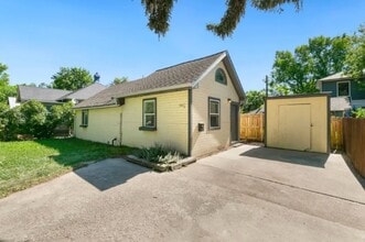 Building Photo - 528 W Magnolia St