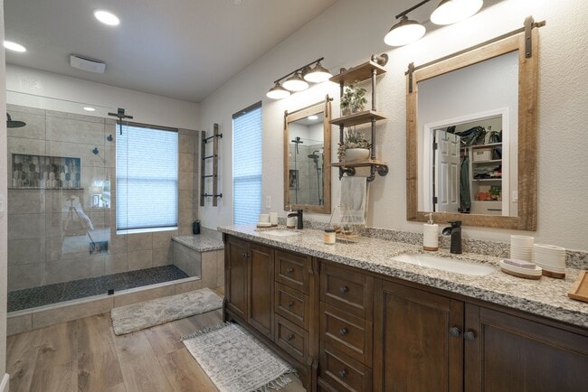 Building Photo - 5884 Cedarwood Cmn