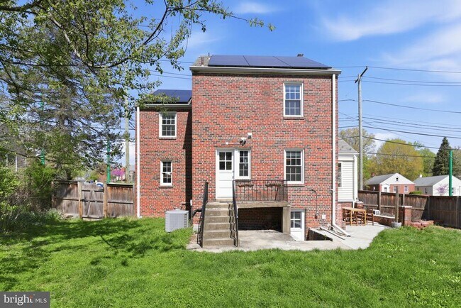 Building Photo - 618 Wayne Ave