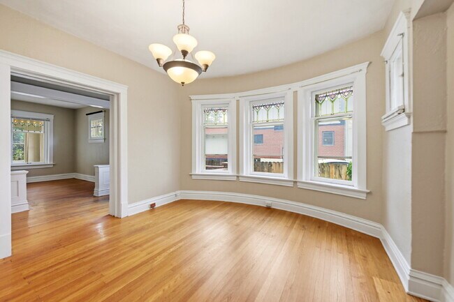 Building Photo - $4,720.95 with $300 off the first month's rent, 5 Beds - 5 Bath, Single Family Home in Denver wit...