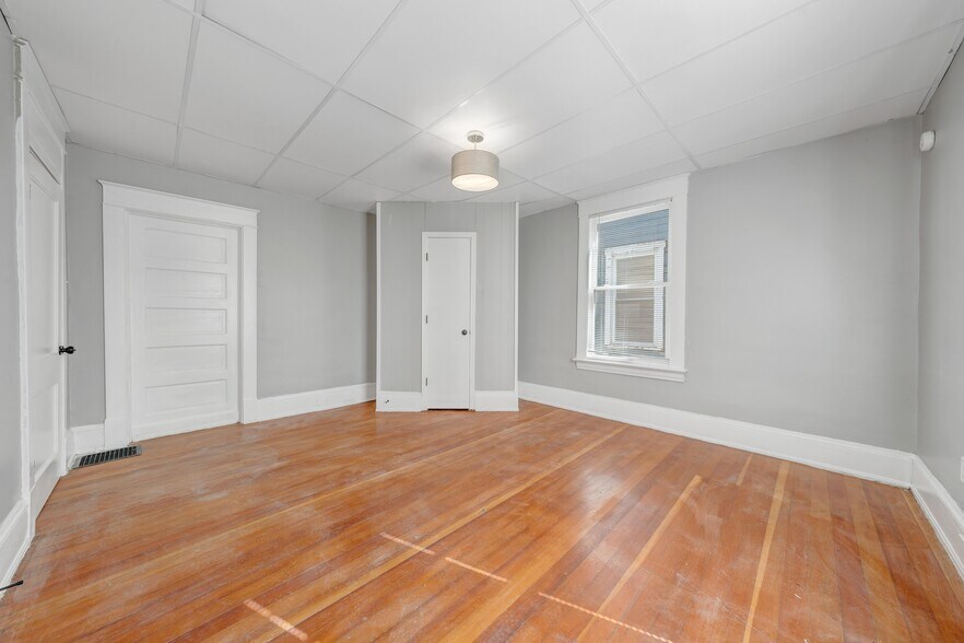 Building Photo - 812 Marshall Ave SW