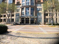 Building Photo - Beautiful 1 BR plus den 2 BA luxury condo ...