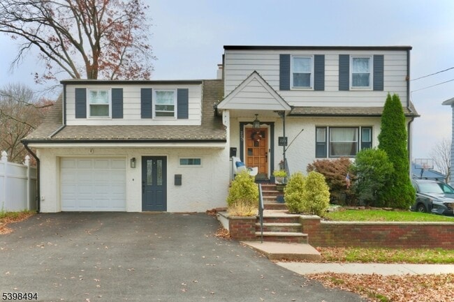 Primary Photo - 220 E Munsell Ave