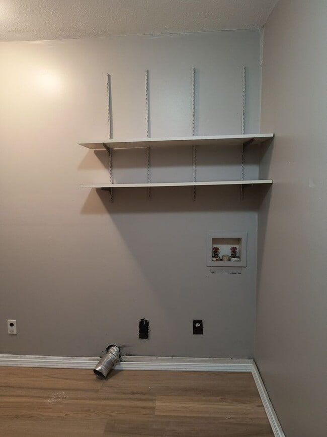 Building Photo - 3bd 1ba House