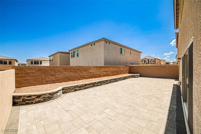 Building Photo - 7428 Legacy Pt St