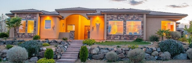 Building Photo - Beautiful Corner Lot! FULLY FURNISHED! Available Now!!