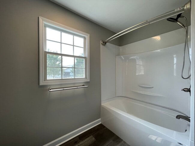 Building Photo - Recently Renovated Rancher Waiting for You!