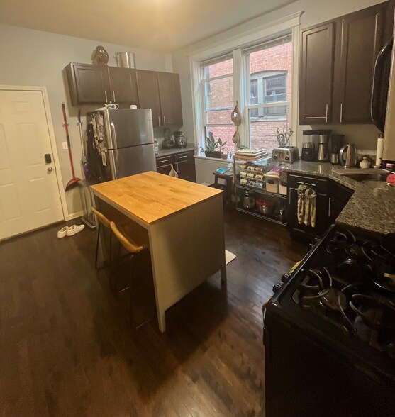 Kitchen - 2249 W Iowa St