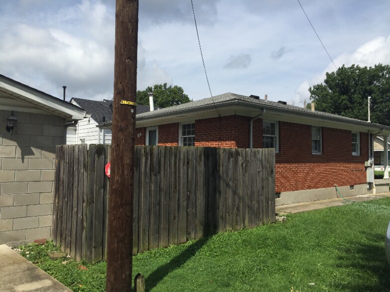 Building Photo - 1400 Sale Ave