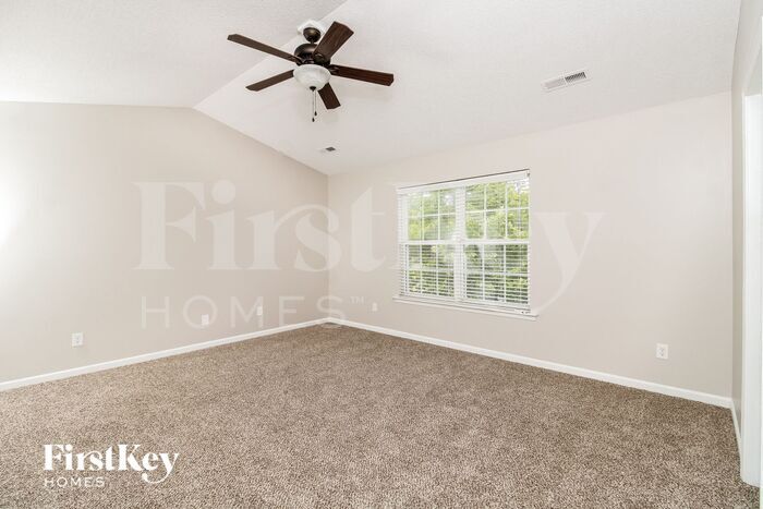 Building Photo - 6161 Glen Way Dr