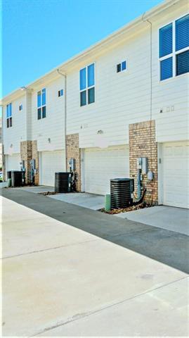 Building Photo - 213 Lily Ln