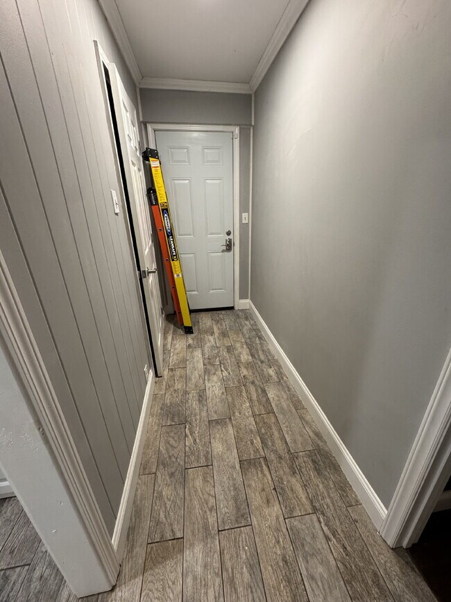 Building Photo - Updated home in Pendleton