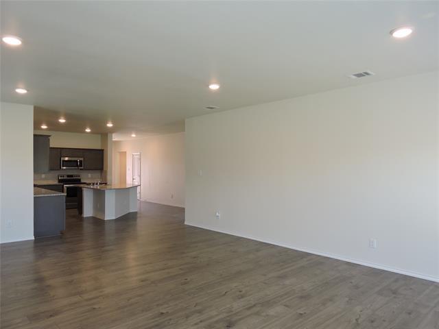 Building Photo - 305 Silo Cir