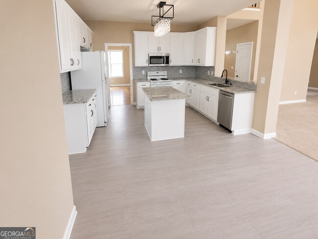 Building Photo - 825 Stone Glen Ct