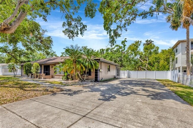 Building Photo - 4909 S Elberon St