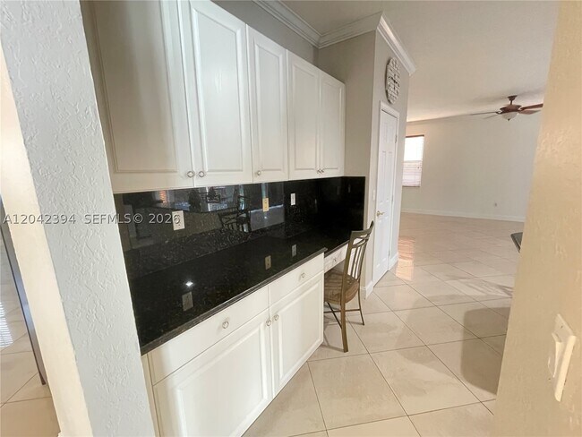 Building Photo - 16331 SW 49th Ct