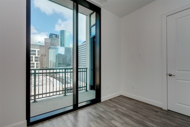 Building Photo - 1211 Caroline St