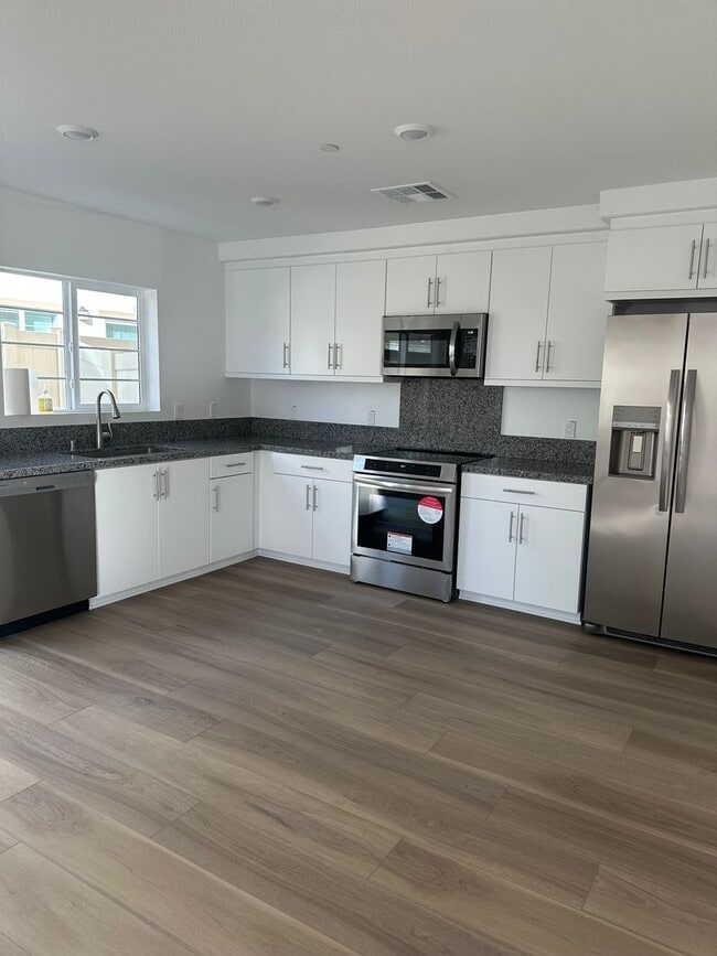 Building Photo - 3 Bedroom 2.5 Bath New build home in Highgrove!