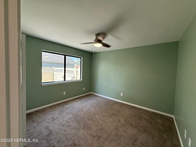 Building Photo - 10511 Tanglewilde Dr W
