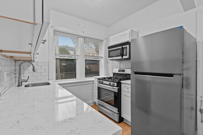 Building Photo - 7336-104 Forsyth