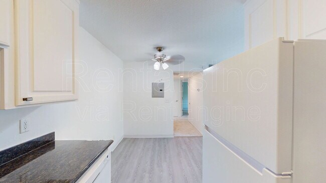 Building Photo - 440 Alameda del Prado