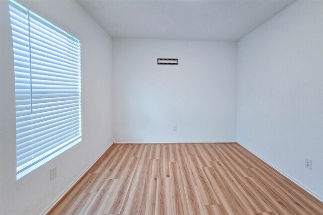 Building Photo - 26626 Lantana Cyn Dr
