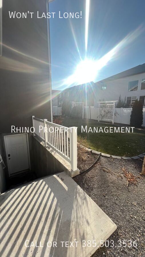 Building Photo - 42 S Serrata Ln