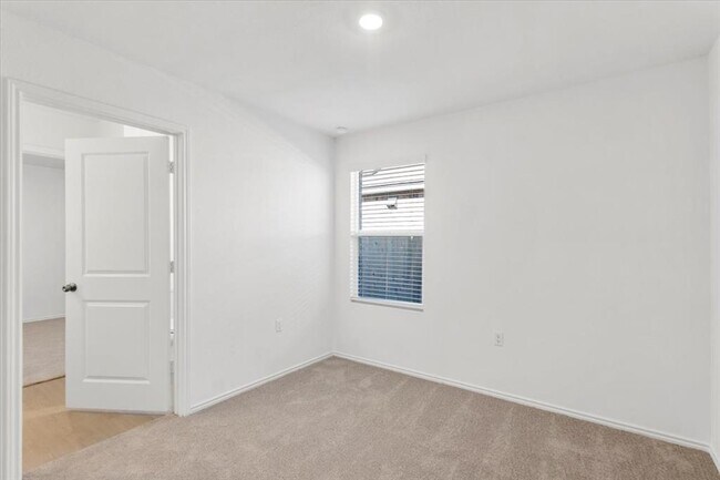 Building Photo - 17701 Sage Thrasher Dr