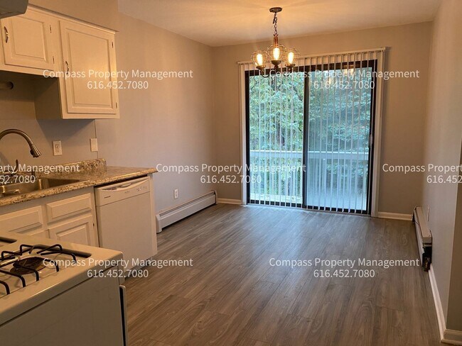 Building Photo - 885 Hardwick Dr SE