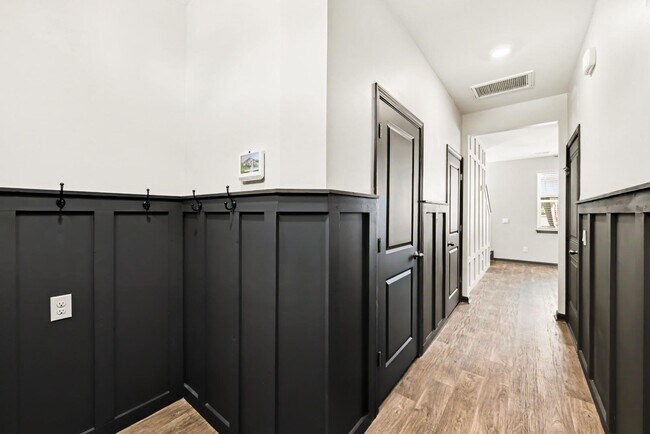 Building Photo - 111 Blossom Wood Ln