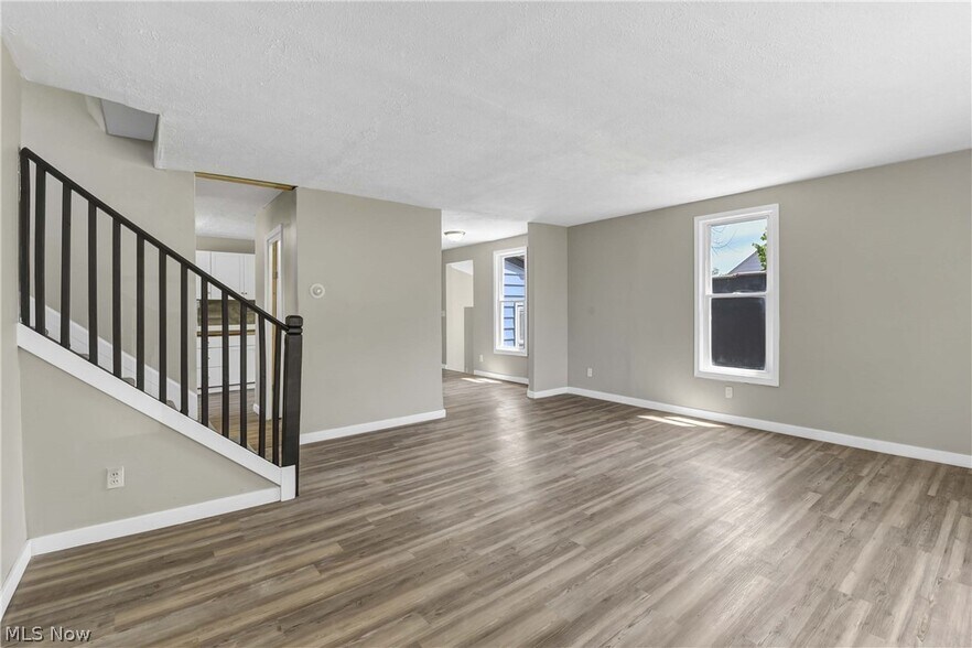 Building Photo - 15413 Raymond St