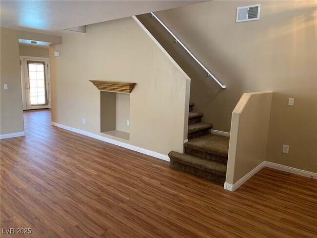Building Photo - 9541 Paradise Rd