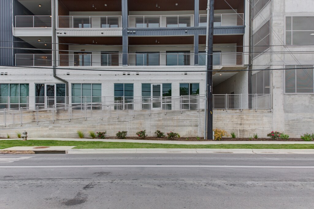 Building Photo - 4361 S Congress Ave