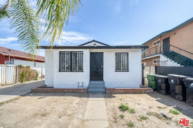 Building Photo - 426 E Century Blvd