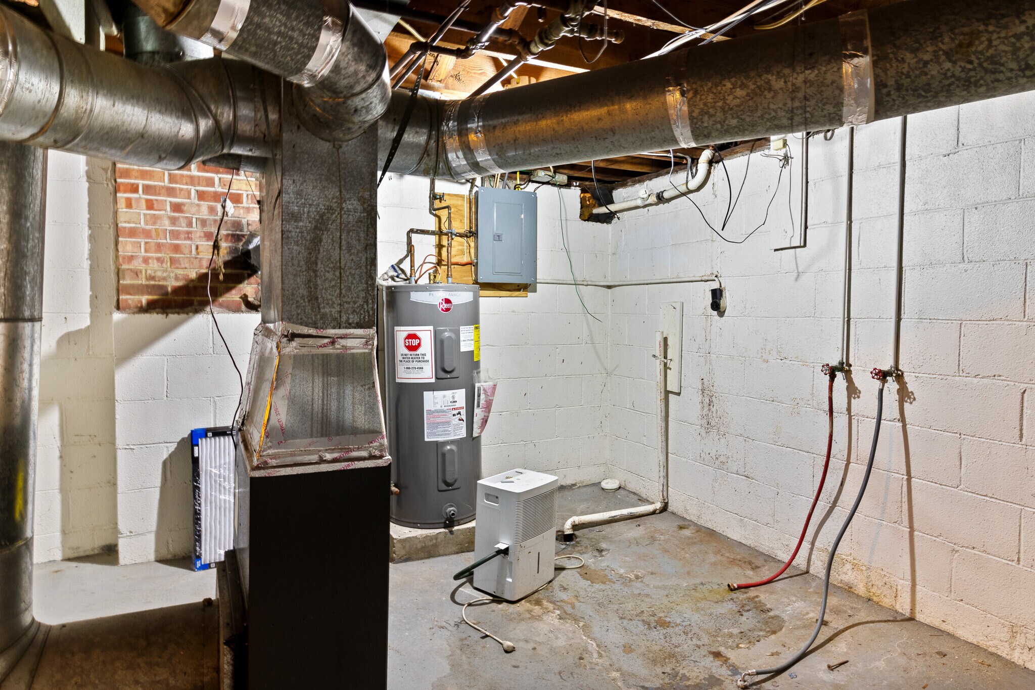 Basement - 1725 E Frankfort St
