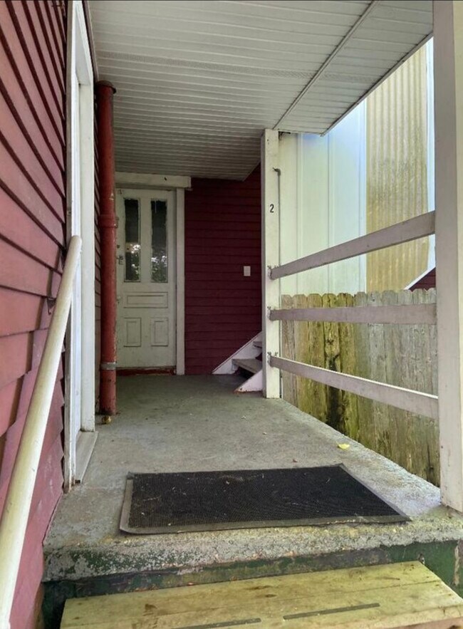 Building Photo - 522 Fleming St