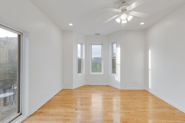 Building Photo - 4800 S St Lawrence Ave