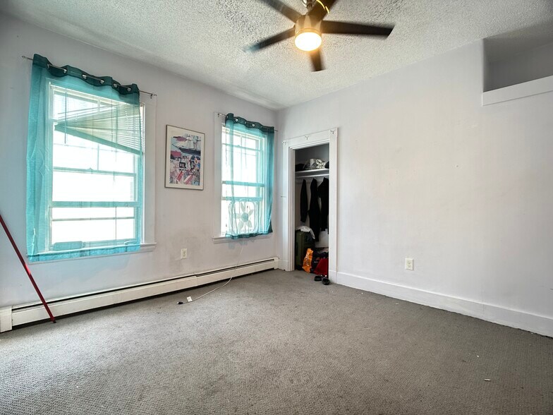 Primary Photo - 67 Holworthy St