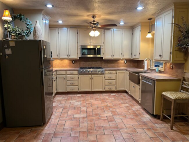 Building Photo - 910 Washington St