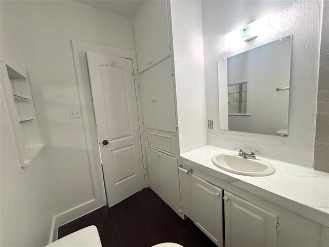 Building Photo - 3312 Oak Springs Dr