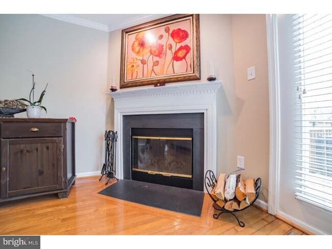 Building Photo - 427 Oakmont Ct