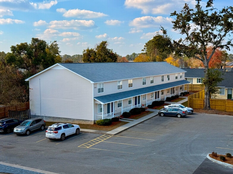 Primary Photo - Bradley Bowen Townhomes