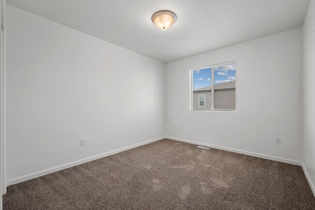 Building Photo - 1442 N 1130 E