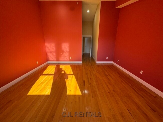 Building Photo - 4 Sherman Ct