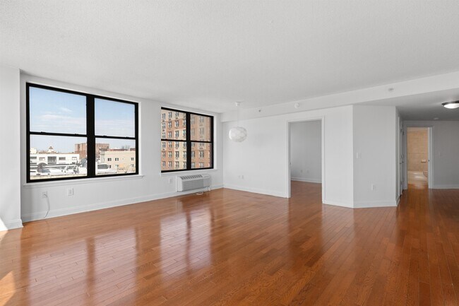 Building Photo - 4301 Park Ave