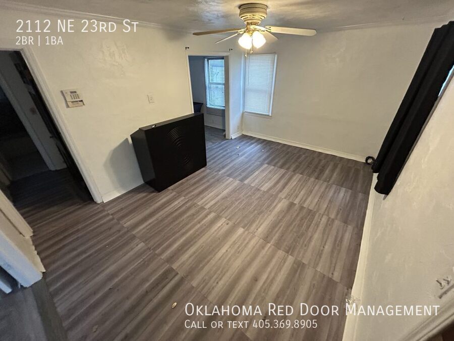 Building Photo - 2112 NE 23rd St