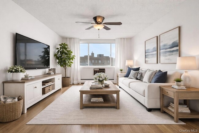 Building Photo - 703 Pelham Rd