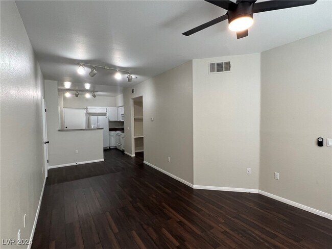 Building Photo - 10550 W Alexander Rd